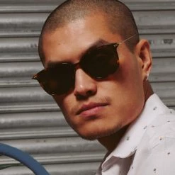 Linda Farrow Linear The LINEAR Collection Coffey A Rectangular Sunglasses In Tortoiseshell