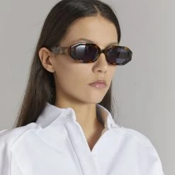 The Attico Irene Angular Sunglasses In Tortoiseshell