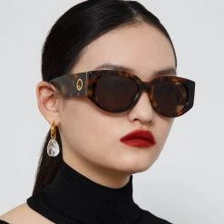 Linda Farrow The Debbie | D-Frame Sunglasses In Tortoiseshell (C2) Women's