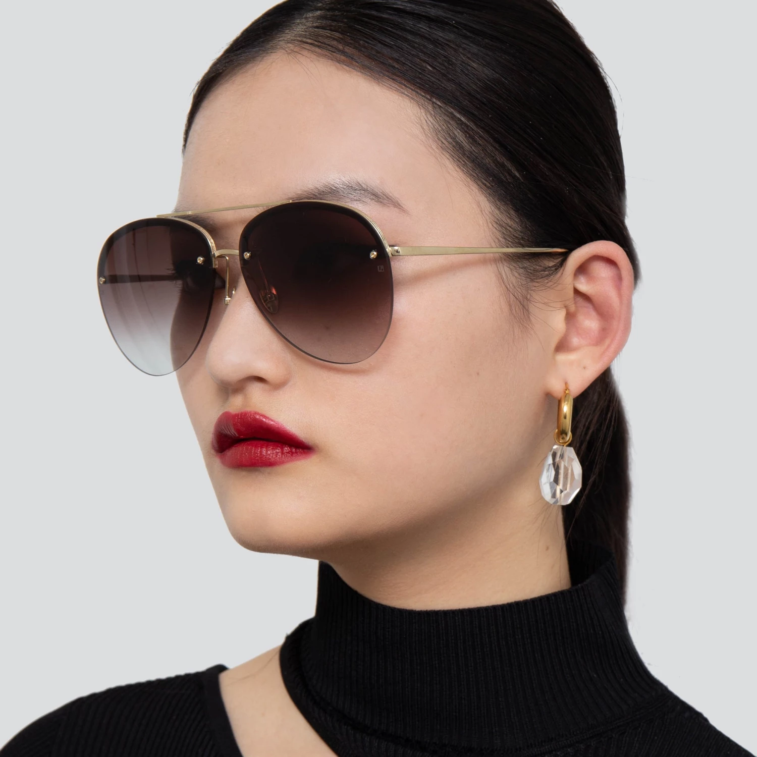 LINDA FARROW UK Dee Aviator Sunglasses In Light Gold And Grey 2 LINDA FARROW UK Dee Aviator Sunglasses In Light Gold And Grey