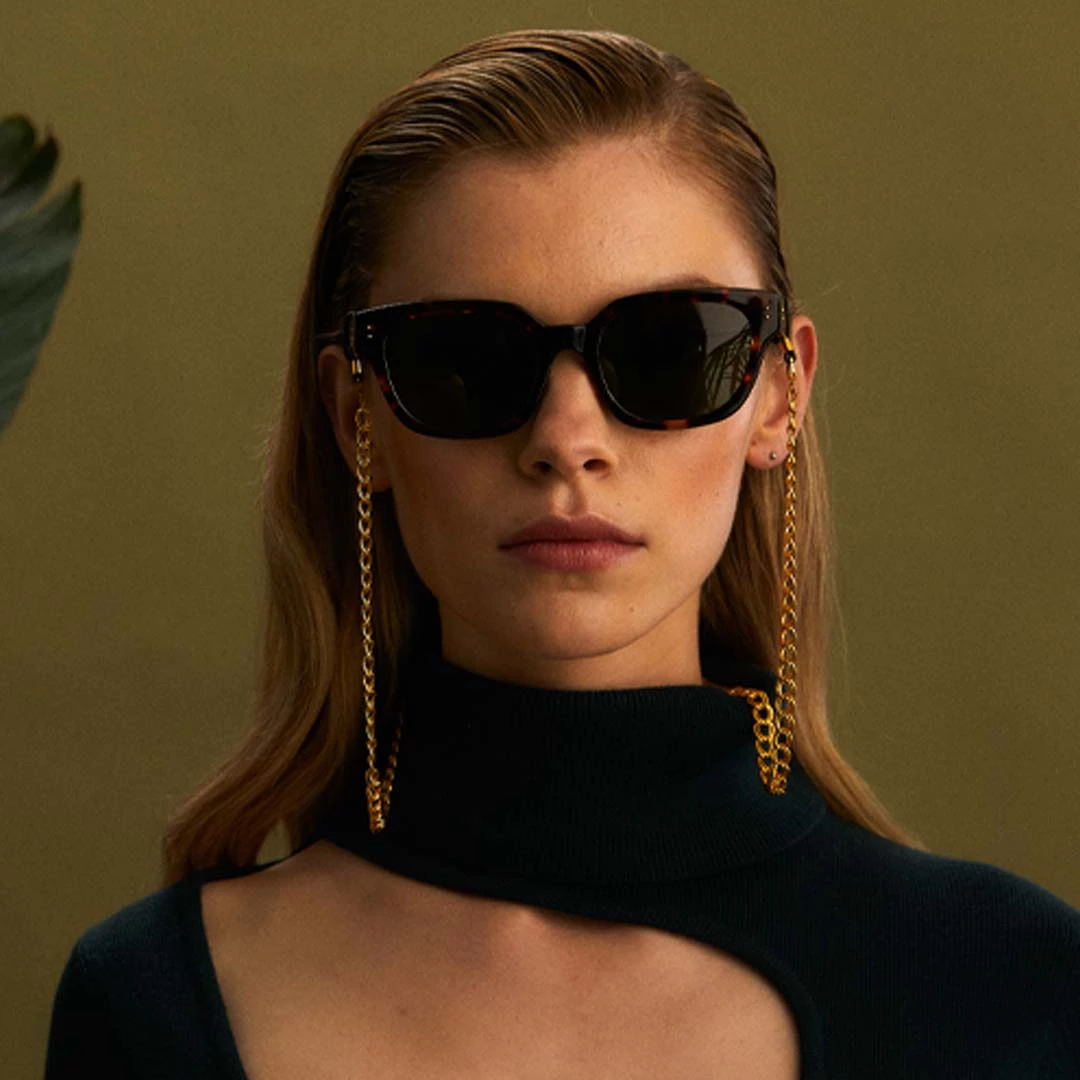 LINDA FARROW (U.K.) Women's Deni D-Frame Sunglasses In Tortoiseshell 5 LINDA FARROW (U.K.) Women's Deni D-Frame Sunglasses In Tortoiseshell