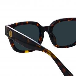 LINDA FARROW (U.K.) Women's Deni D-Frame Sunglasses In Tortoiseshell 8 LINDA FARROW (U.K.) Women's Deni D-Frame Sunglasses In Tortoiseshell